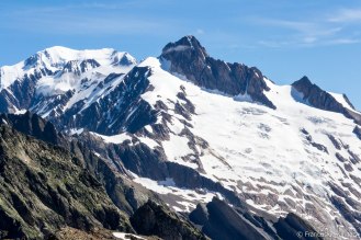 Aiguille des Glaciers (3816 m) i lodowiec Glaciers.